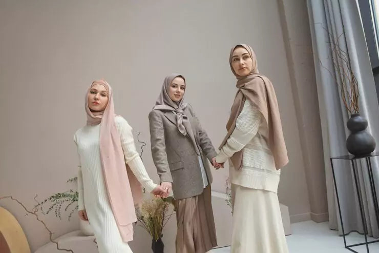 image source: https://img.freepik.com/free-photo/beautiful-women-wearing-hijab_23-2149288969.jpg?t=st=1709020655~exp=1709024255~hmac=ad340f1b5fed221cd3f8a1ac87ef822ab2c293ce673fe8795019dca4654b7e93&w=740