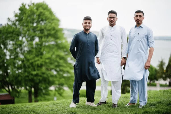 10 Inspirasi Outfit Lebaran Pria 2024 yang Simpel dan Trendy
