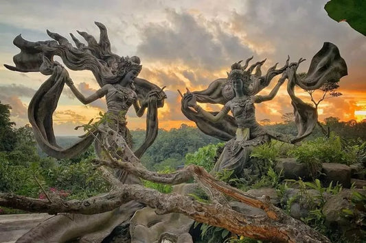 pemandangan di sore hari dari salah satu objek wisata ubud - image source: https://asset-a.grid.id/crop/0x0:0x0/945x630/photo/2021/09/24/6140a30036c82jpg-20210924024105.jpg