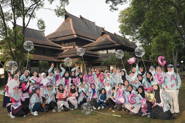 Mamah Gajah Berlari Background